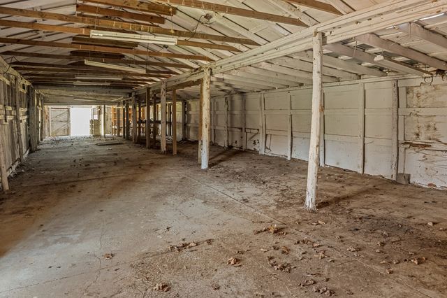 1030 Lena Rosson Rd, Chapmansboro, TN 37035