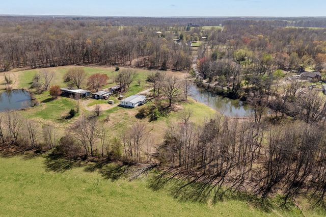 1030 Lena Rosson Rd, Chapmansboro, TN 37035