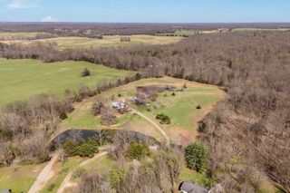 1030 Lena Rosson Rd, Chapmansboro, TN 37035