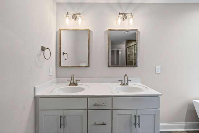 1304 Apple Blossom Rd, Clarksville, TN 37042