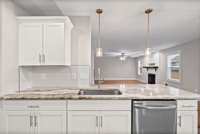 1304 Apple Blossom Rd, Clarksville, TN 37042