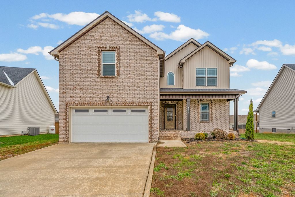 1304 Apple Blossom Rd, Clarksville, TN 37042