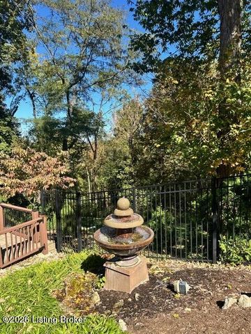 4303 Twin Elms Ct, Louisville, KY 40241