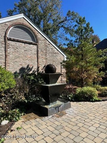 4303 Twin Elms Ct, Louisville, KY 40241