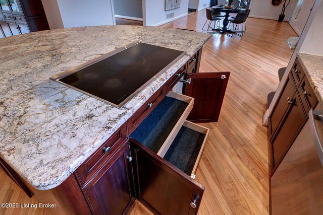 4303 Twin Elms Ct, Louisville, KY 40241