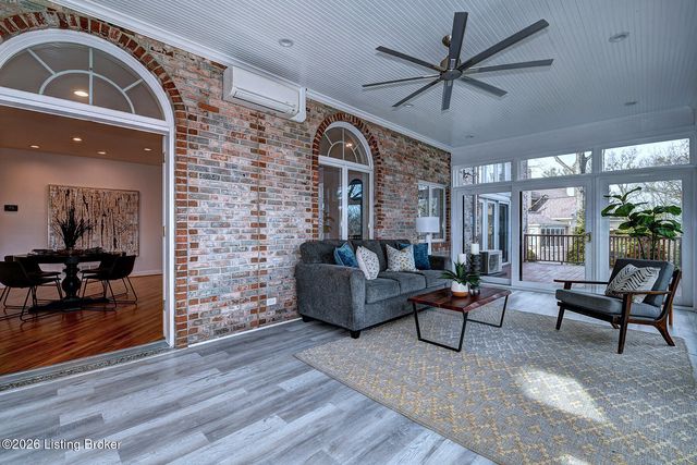 4303 Twin Elms Ct, Louisville, KY 40241