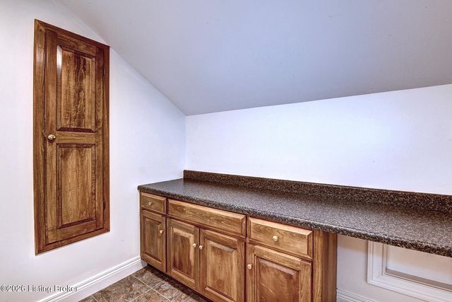 4303 Twin Elms Ct, Louisville, KY 40241