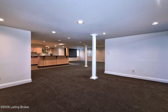 4303 Twin Elms Ct, Louisville, KY 40241