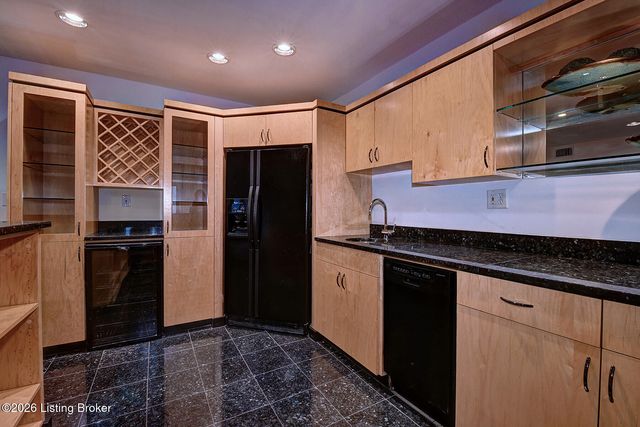 4303 Twin Elms Ct, Louisville, KY 40241