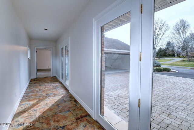 4303 Twin Elms Ct, Louisville, KY 40241