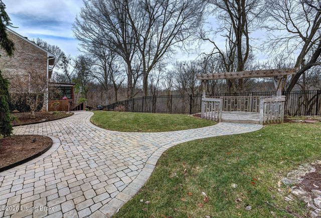 4303 Twin Elms Ct, Louisville, KY 40241