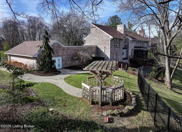 4303 Twin Elms Ct, Louisville, KY 40241