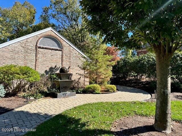 4303 Twin Elms Ct, Louisville, KY 40241