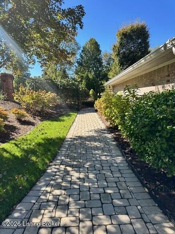 4303 Twin Elms Ct, Louisville, KY 40241