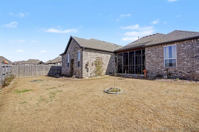 10726 S 281st East Avenue, Coweta, OK 74429