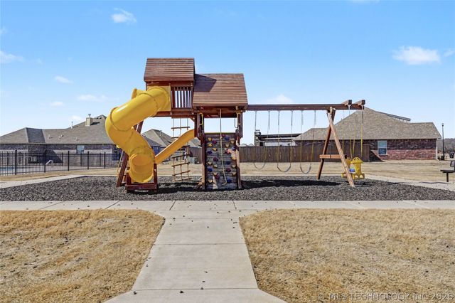 10726 S 281st East Avenue, Coweta, OK 74429