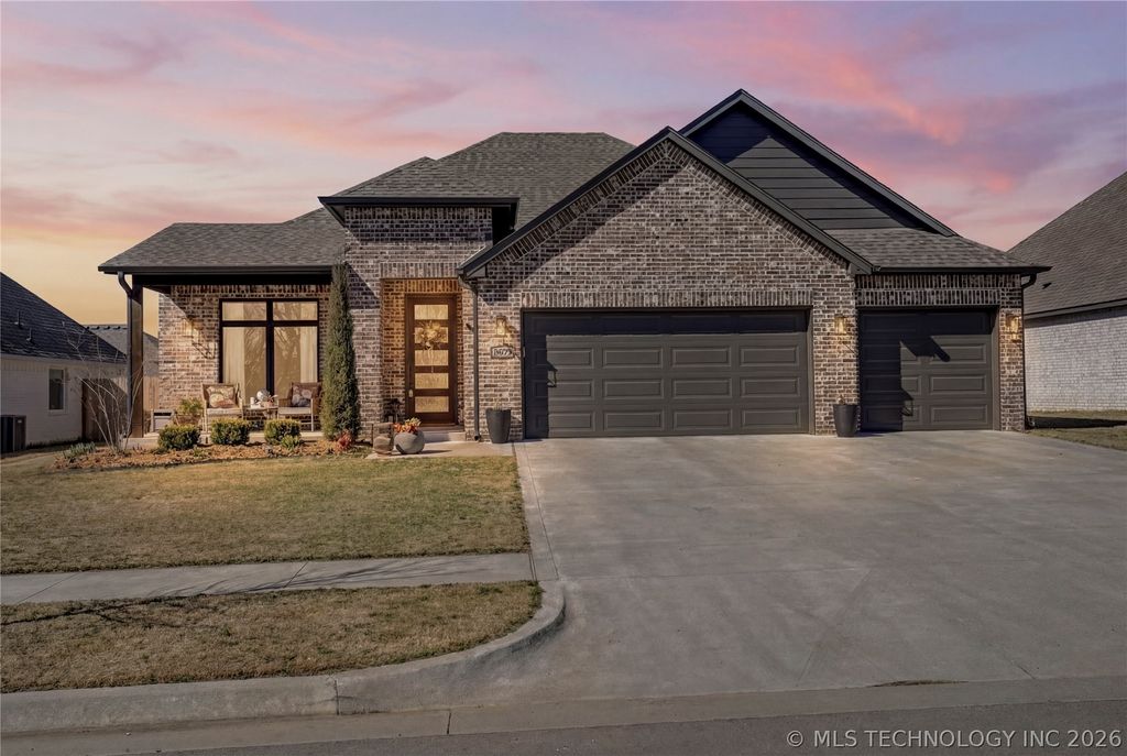 10726 S 281st East Avenue, Coweta, OK 74429