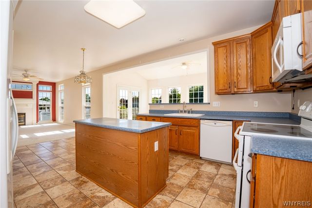 5955 Pinehurst Court, Hamburg, NY 14085