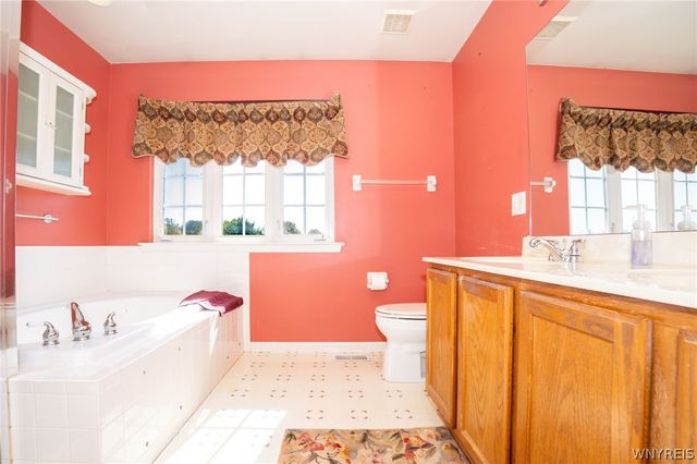 5955 Pinehurst Court, Hamburg, NY 14085