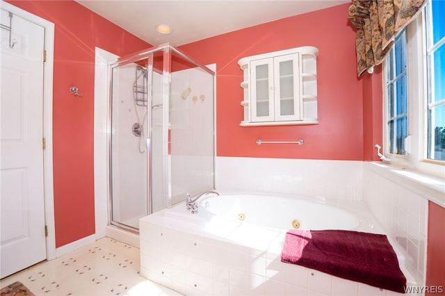 5955 Pinehurst Court, Hamburg, NY 14085