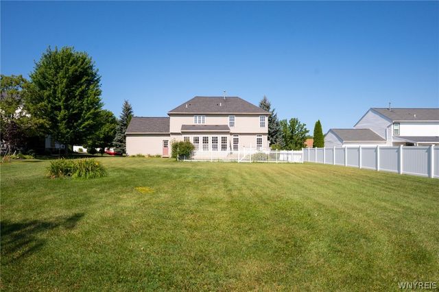 5955 Pinehurst Court, Hamburg, NY 14085