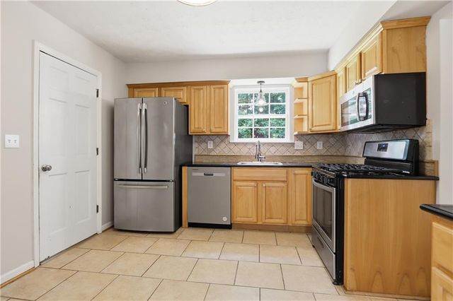 750 Cranberry Trail, Roswell, GA 30076