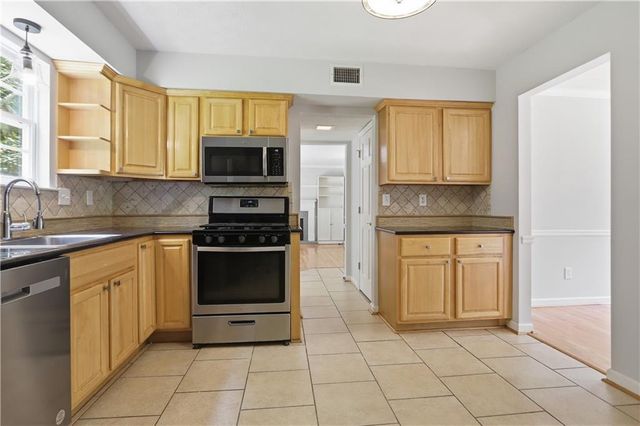 750 Cranberry Trail, Roswell, GA 30076