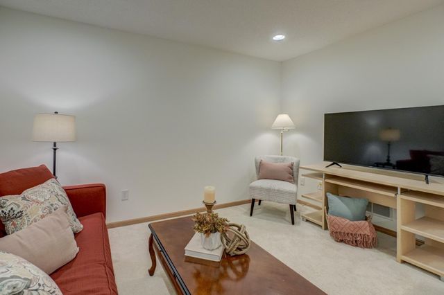 4333 Victor Path 3, Hugo, MN 55038