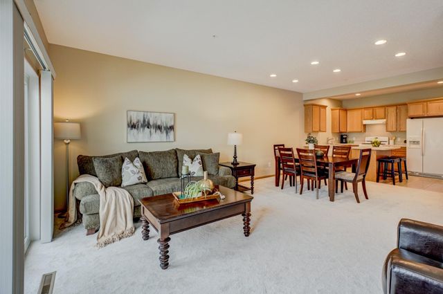 4333 Victor Path 3, Hugo, MN 55038