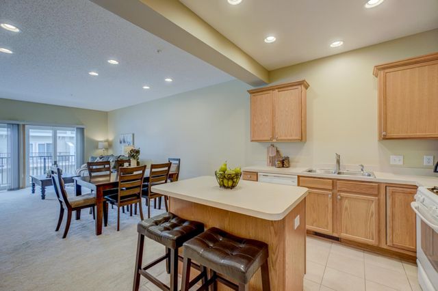 4333 Victor Path 3, Hugo, MN 55038