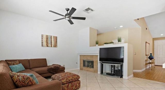 868 Panella Court, Oceanside, CA 92057