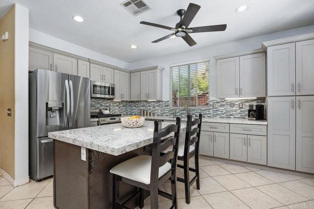 868 Panella Court, Oceanside, CA 92057