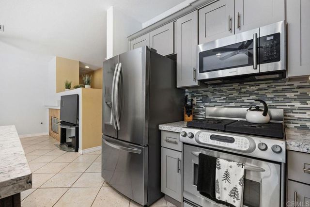 868 Panella Court, Oceanside, CA 92057