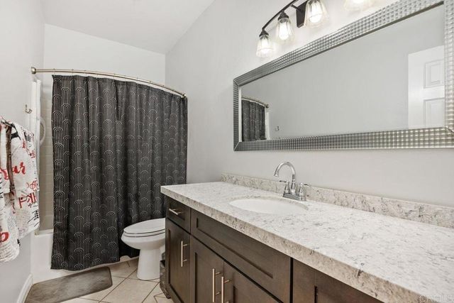 868 Panella Court, Oceanside, CA 92057