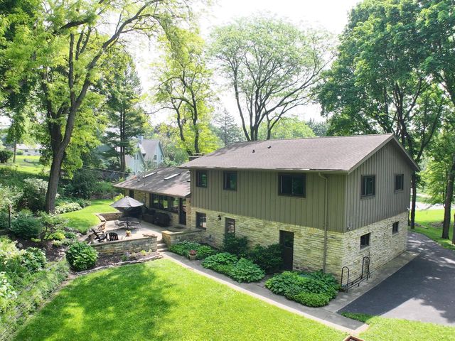 1335 Pineview COURT, Brookfield, WI 53045