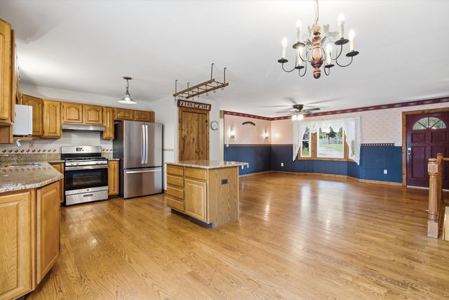3458 Taggett Lake Drive, Highland, MI 48357