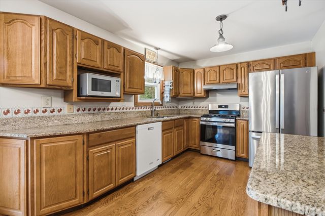 3458 Taggett Lake Drive, Highland, MI 48357