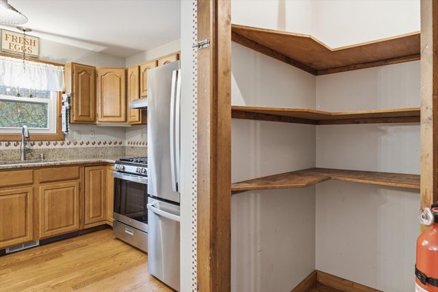 3458 Taggett Lake Drive, Highland, MI 48357