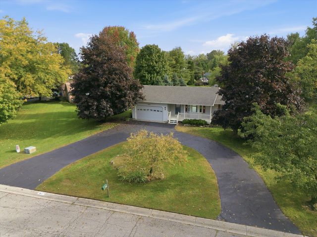 3458 Taggett Lake Drive, Highland, MI 48357