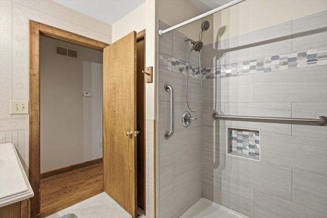 3458 Taggett Lake Drive, Highland, MI 48357
