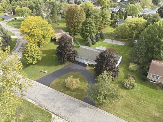 3458 Taggett Lake Drive, Highland, MI 48357