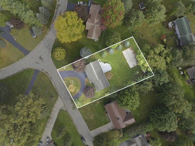 3458 Taggett Lake Drive, Highland, MI 48357