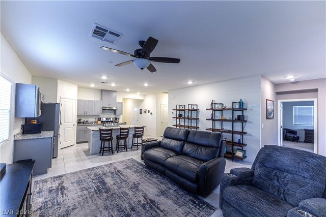 10944 Stone Crossing Avenue, Las Vegas, NV 89166