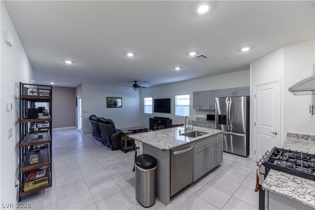 10944 Stone Crossing Avenue, Las Vegas, NV 89166