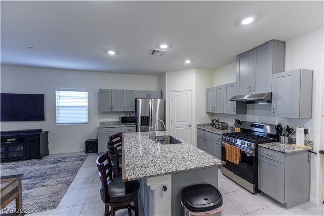 10944 Stone Crossing Avenue, Las Vegas, NV 89166