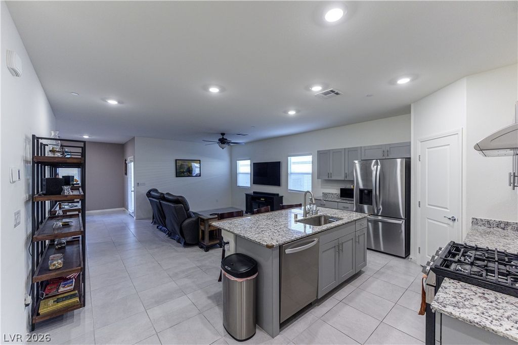 10944 Stone Crossing Avenue, Las Vegas, NV 89166 — photo 3