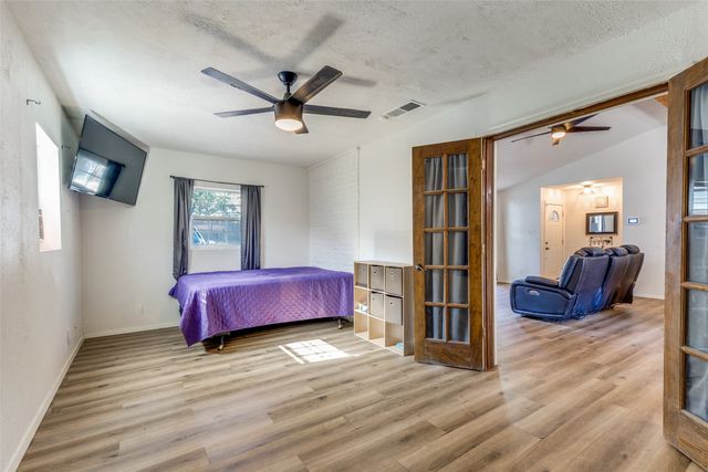 516 Lake Crest Parkway, Azle, TX 76020