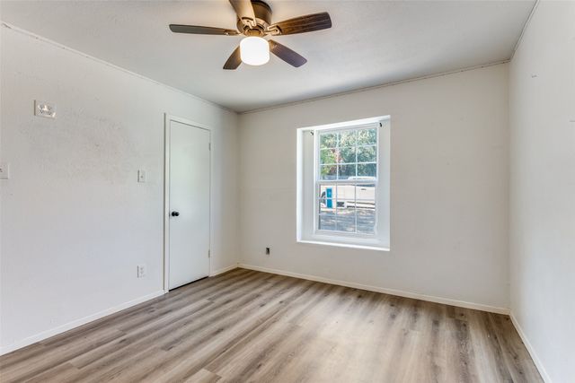 516 Lake Crest Parkway, Azle, TX 76020