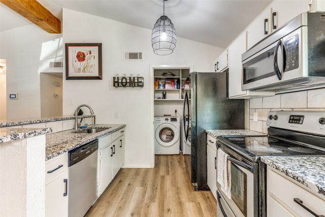 516 Lake Crest Parkway, Azle, TX 76020