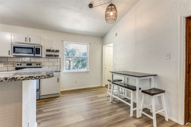 516 Lake Crest Parkway, Azle, TX 76020